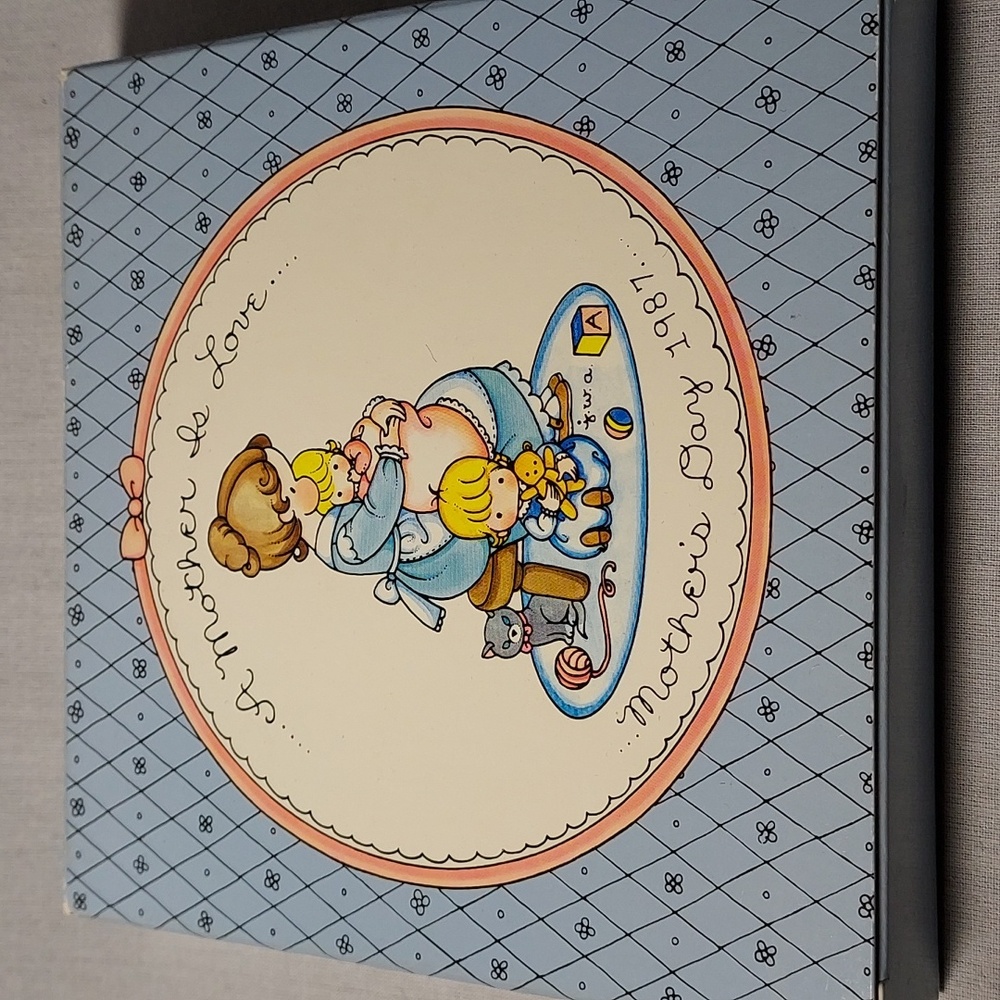 Vintage 1987 Avon Mother's Day Plate Damaged